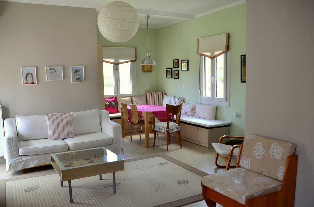 Family And Relaxing House In A Village Rodotopi Esterno foto